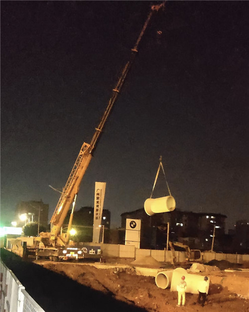 朝阳市“弯臂矫正”—— 吊车的 “形变补偿” 技术